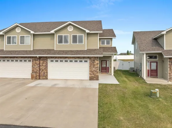 2322 14th St NW, Minot, ND 58703