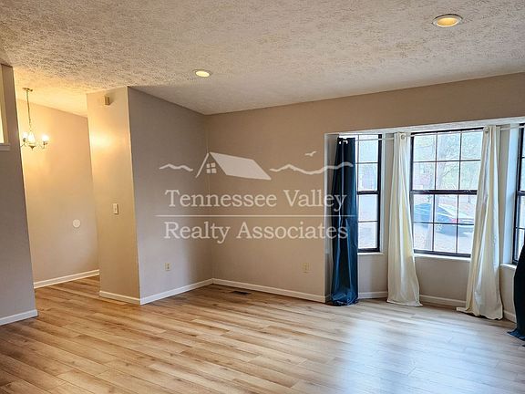 4th image of 7305 Hickory Nut Ln