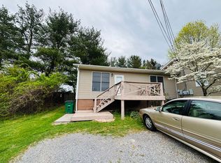 107 Chapel St #A, Christiansburg, VA 24073