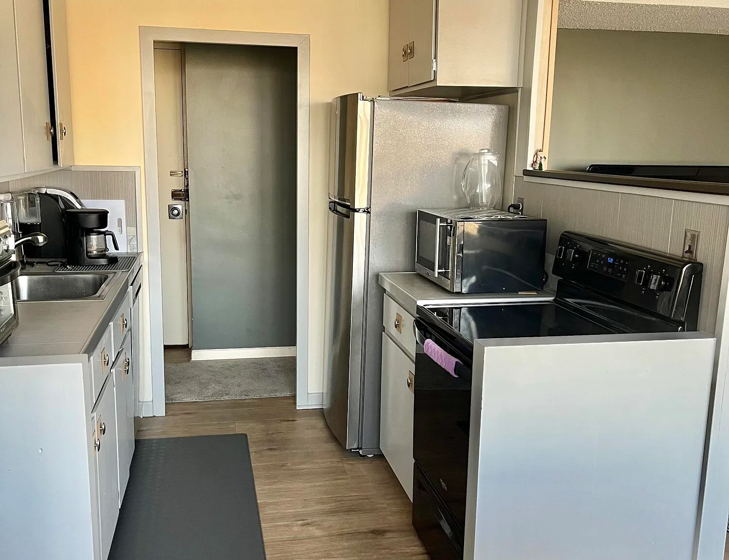 2 bed, 1.0 bath, 850 sqft, $1,300 — Photo 4