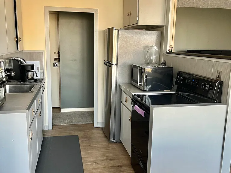 8900 E Jefferson Ave #528 — Photo 4