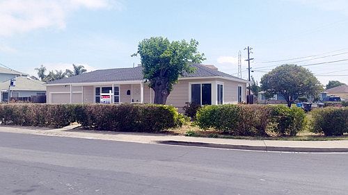 1st image of 204 Wisteria Dr