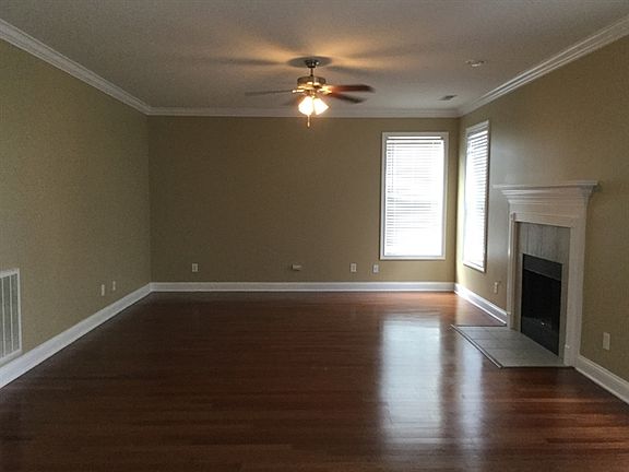 2nd image of 1309 Wyoming Ln