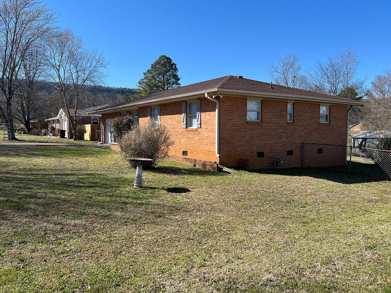 3 bed, 1357 sqft, $1,900 — Photo 3