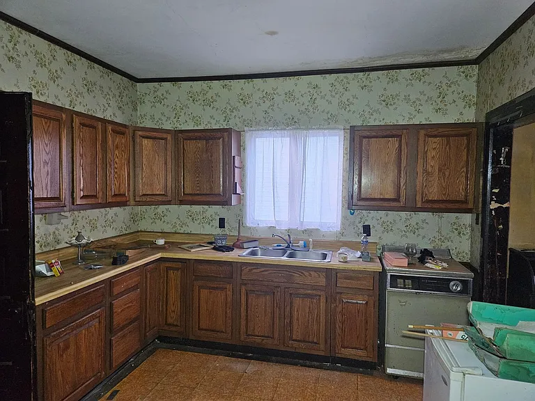2424 Broadway St — Photo 13