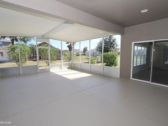 3rd image of 2304 Wood Pointe Dr