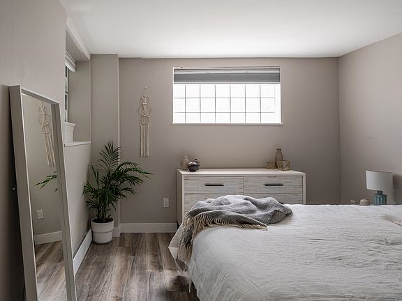 4th image of 1350 W 6th Ave #1
