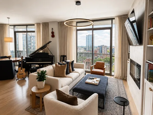 900 20th Ave S APT 1115, Nashville, TN 37212