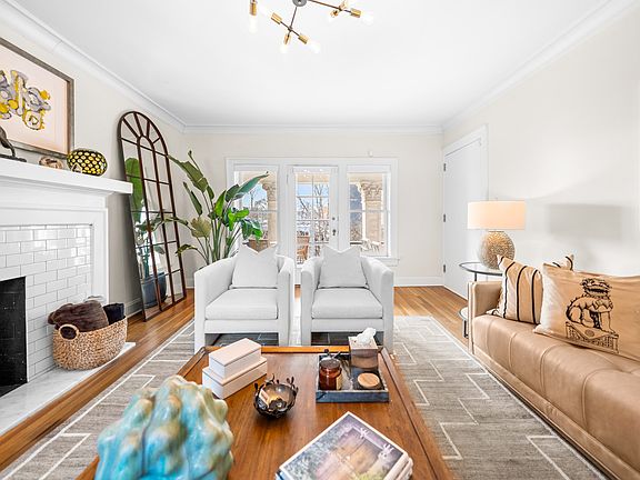 2nd image of 3509 Gillham Rd #1