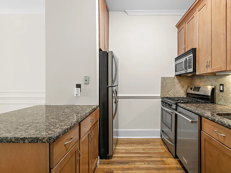 1206 Washington St #3 — Photo 9