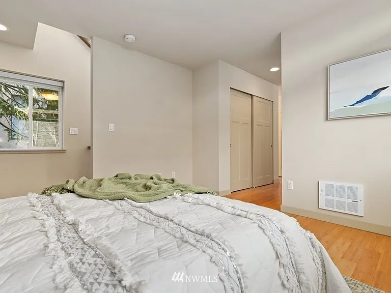 1633 California Ave SW #A — Photo 9