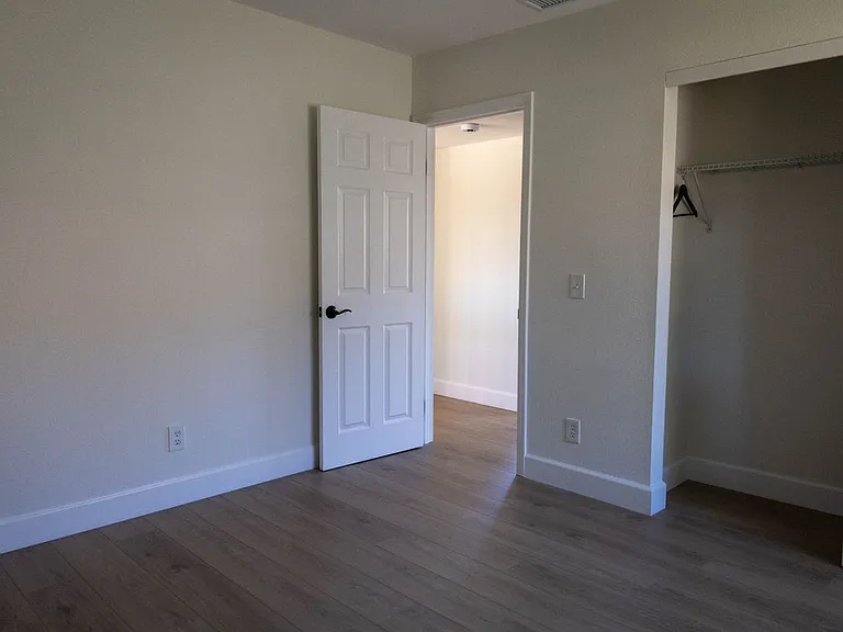 1552 Brentford Ave — Photo 31