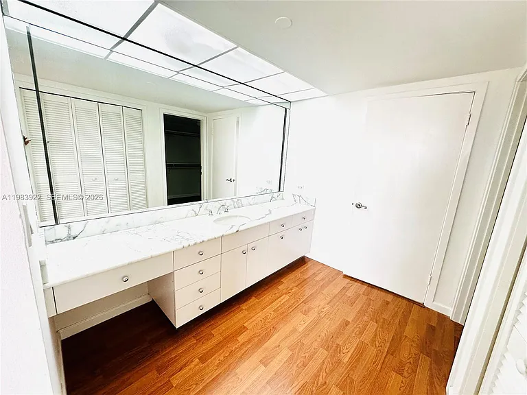 19707 Turnberry Way #5C — Photo 7
