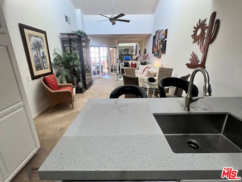 1 bed, 3.0 bath, 736 sqft, $3,900 — Photo 4