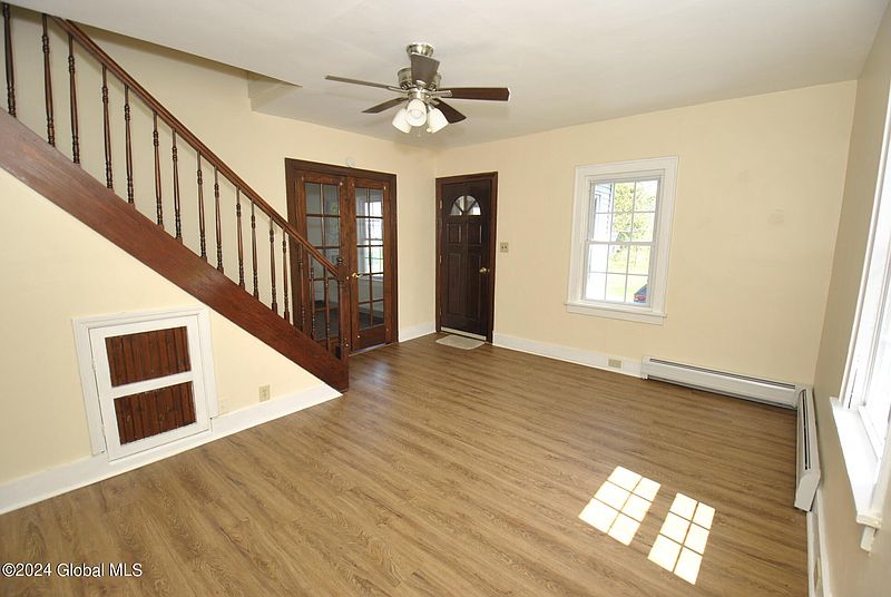 4th image of 4 Western Avenue