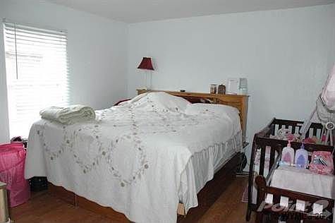 4th image of 590 Dickinson Ave