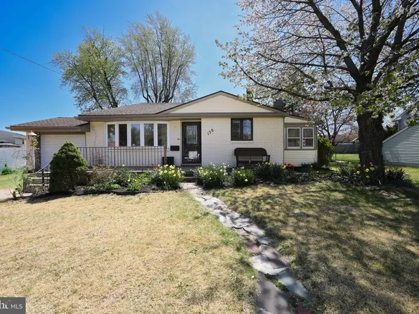 138 Cardinal Dr, Bellmawr, NJ 08031