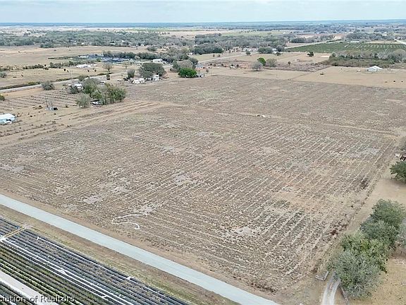 3rd image of S Barlow Rd