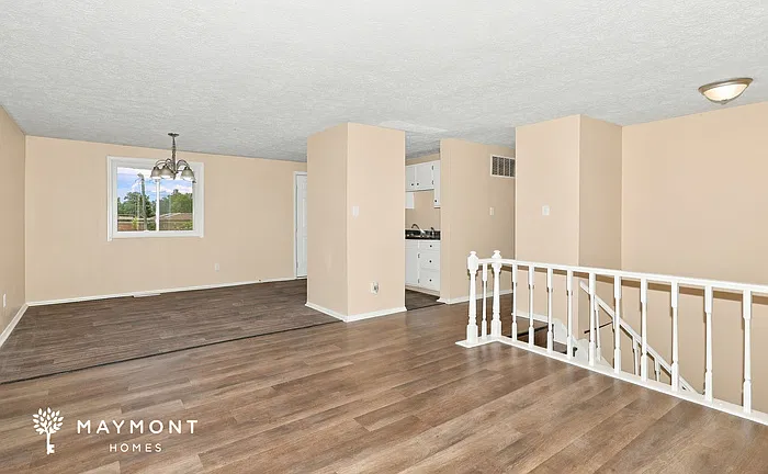 4 bed, 2.5 bath, 1482 sqft, $1,625 — Photo 4