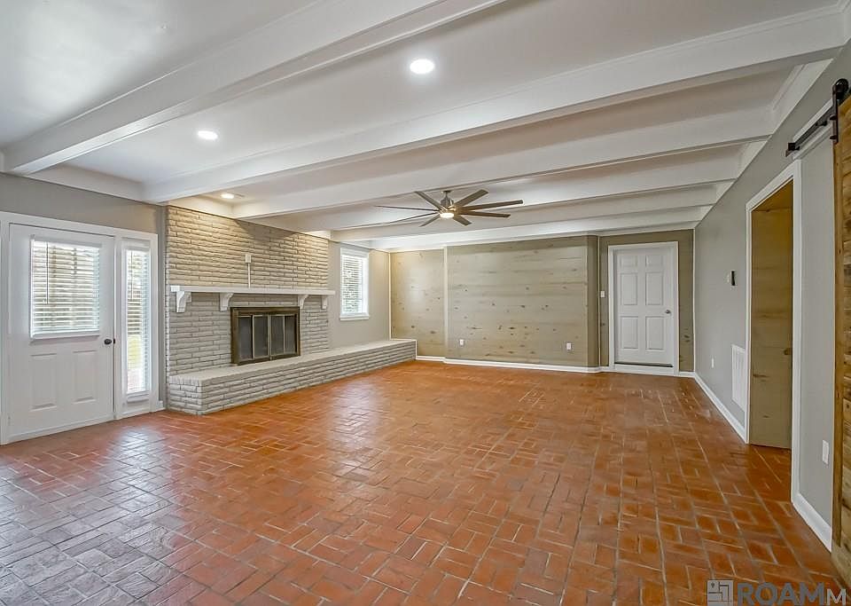 1st image of 3 Lynn Ln
