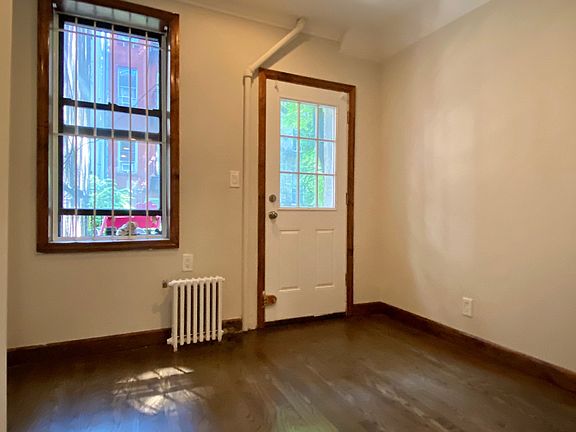 5th image of 111 Saint Marks Pl #1/1