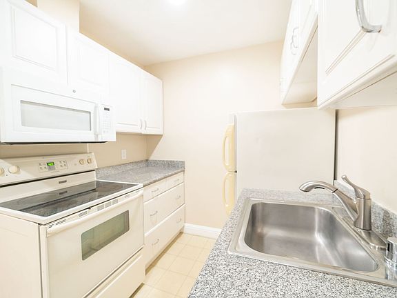 3rd image of 200 E 15th St #206-4