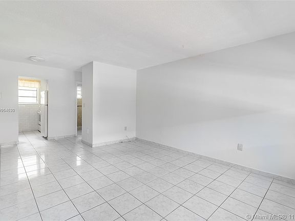 2nd image of 734 Meridian Ave APT 5
