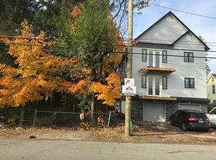 75 West St, Spring Valley, NY 10977