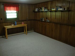 84 Glen Rd, Sandy Hook, CT 06482