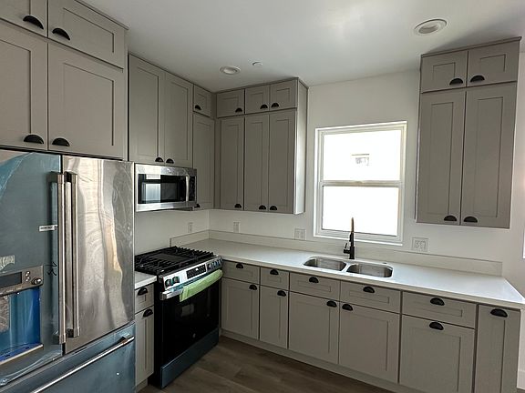 2nd image of 741 W 115th St #1/2