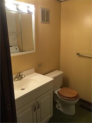 5th image of 724 Pleasant Dr