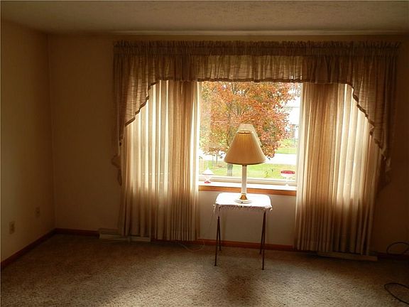4th image of 12851 Raymond Dr