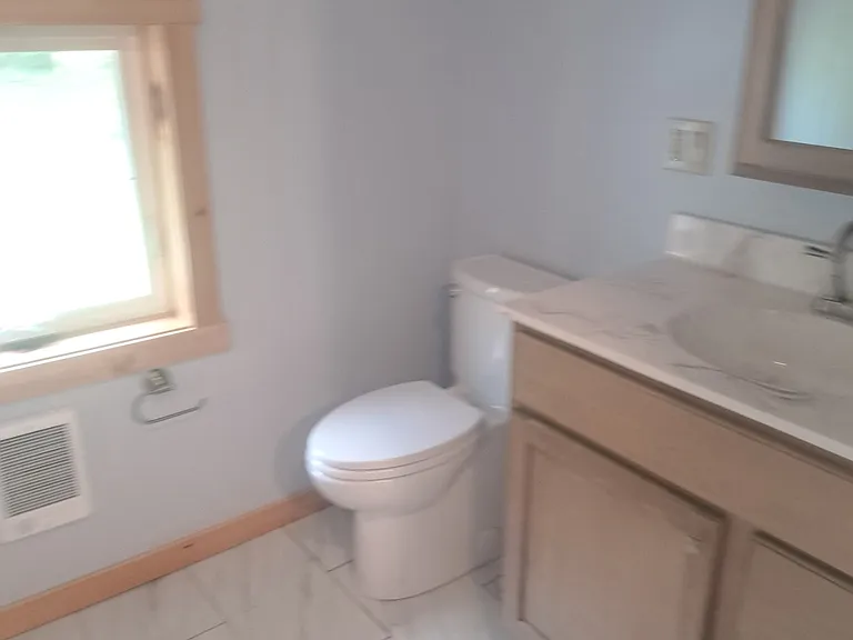 468 E Front St — Photo 7