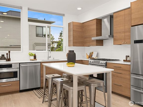 4th image of 3551 Wallingford Avenue N
