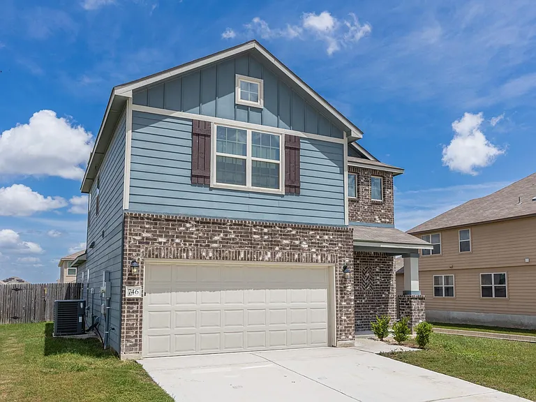 746 Farmers Dell St — Photo 3