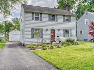 54 Willowdale Dr, Rochester, NY 14618