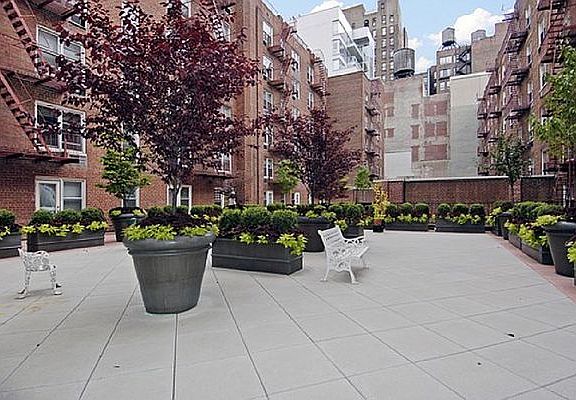 4th image of 25 W 13th St APT 2MN