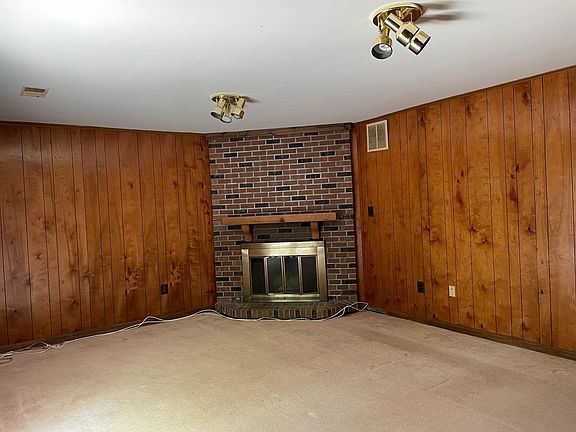 3rd image of 5892 Langton Dr