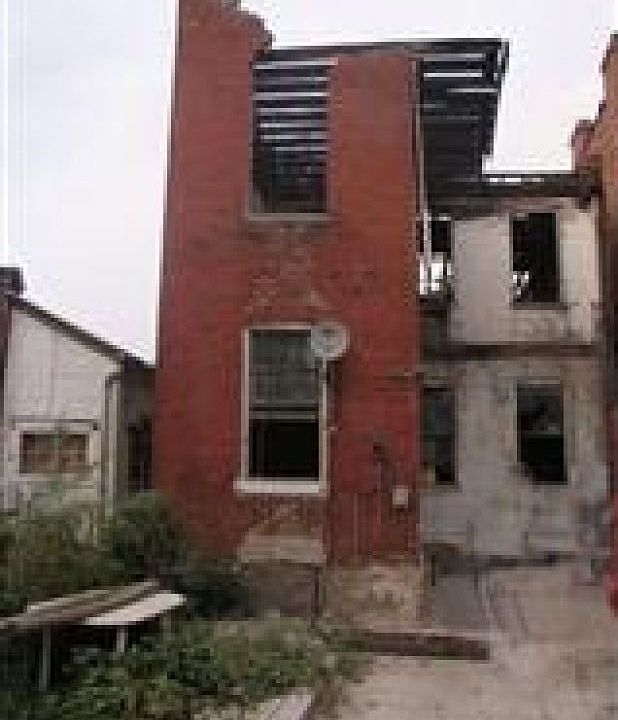 2nd image of 1418 Hebert St