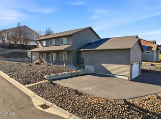 1700 W 1st Ave, Selah, WA 98942