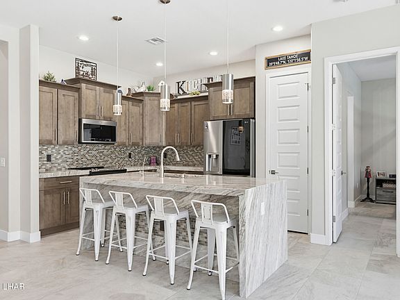 2nd image of 2951 Saddleback Dr