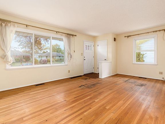 3rd image of 3589 Kenlawn St