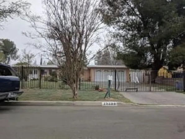 21335 Community St, Canoga Park, CA 91304