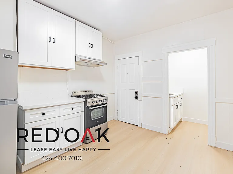 805 S Centre St #7 — Photo 4