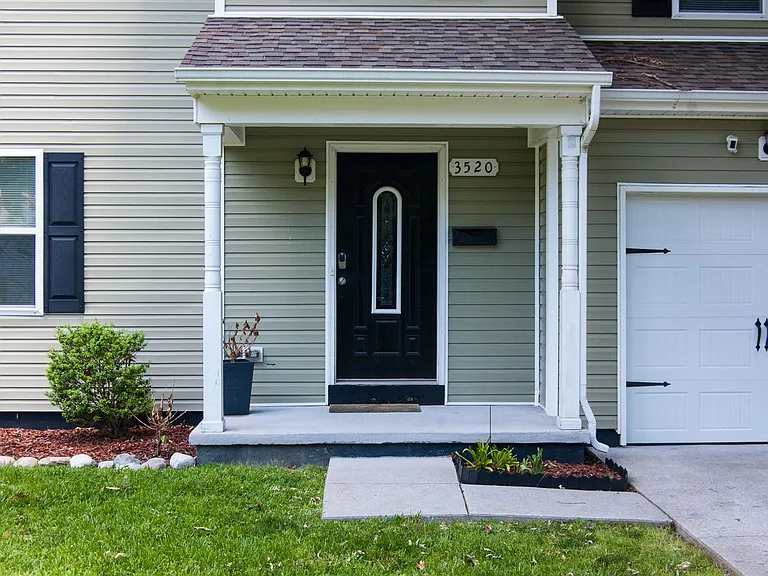 3520 Bapaume Ave — Photo 2