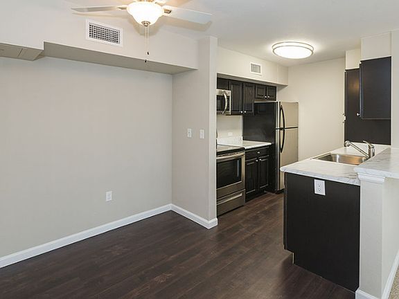 3rd image of 255 Lionstone Dr #525-C