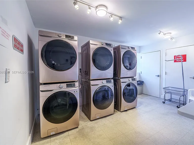 720 Collins Ave #506 — Photo 3