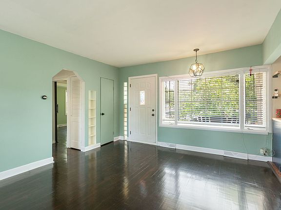 3rd image of 3717 Greenleaf Ave