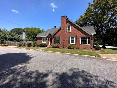 115 6th Ave NE, Hickory, NC, 28601