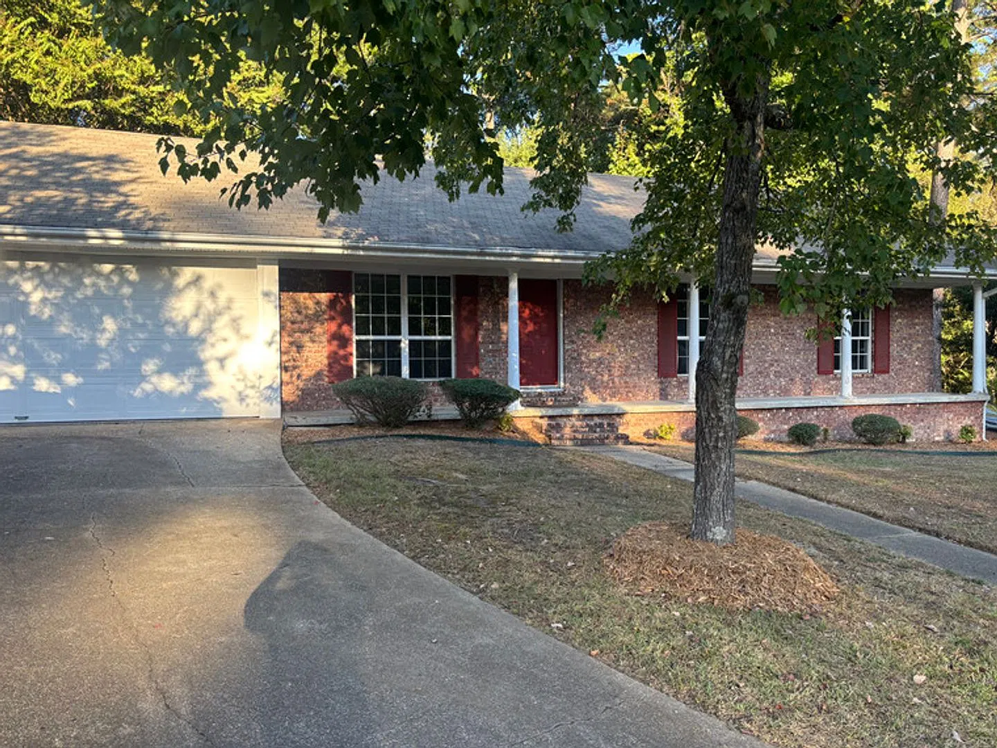 Cozy & Charming Home in a Great Location — Photo 1